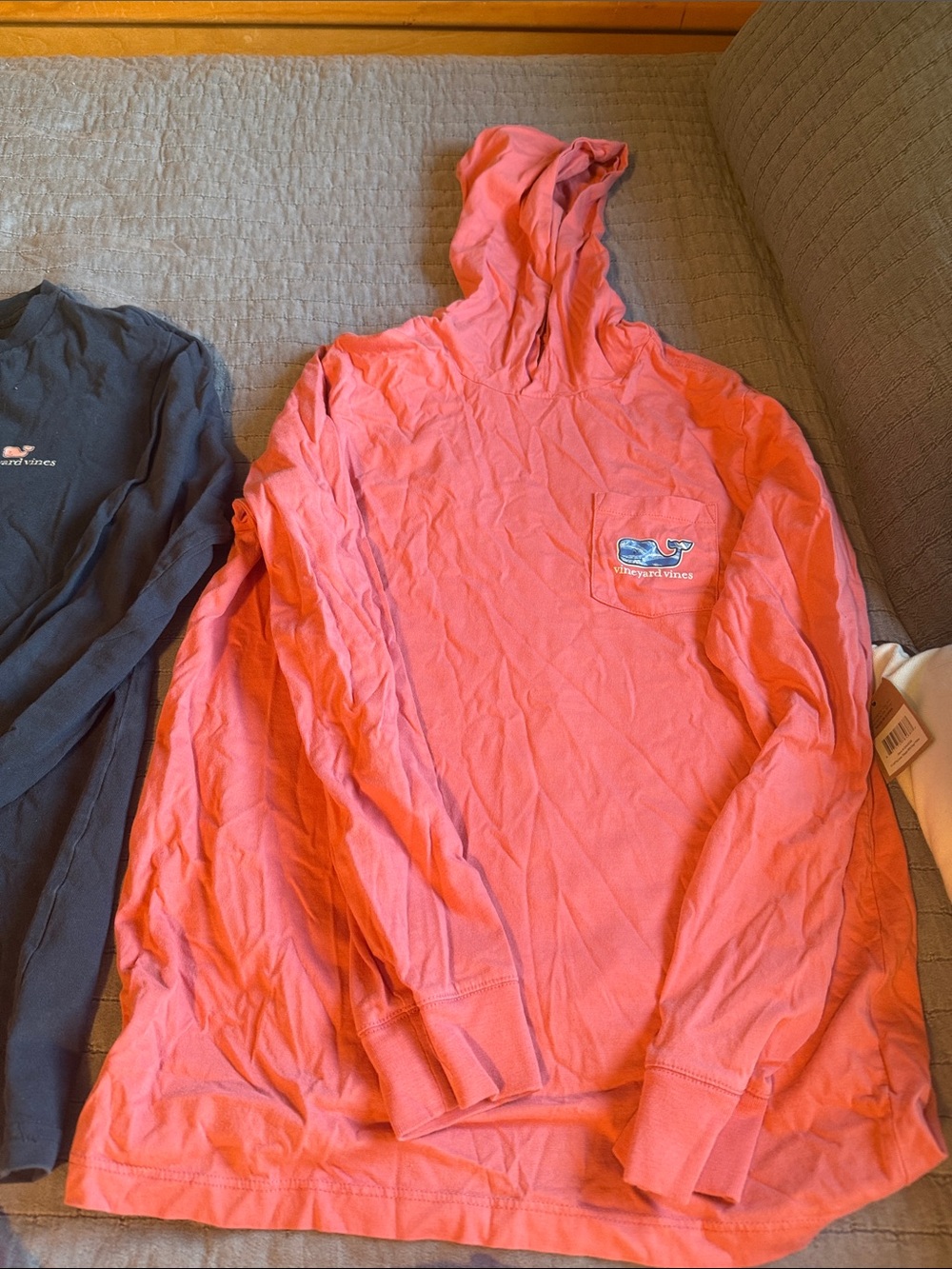 Boys VV like new multi tshirts 
Med 10-12.